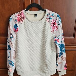 Floral Sleeve Quilted Sweatshirt